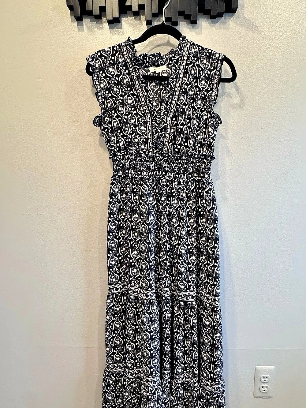 Max Studio Black & White Floral Tiered Maxi Dress Size Small
